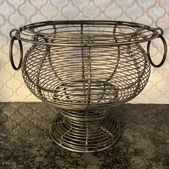 French Wire Pedestal Large Bowl Basket Farmhouse Decor - Picture 9 of 10